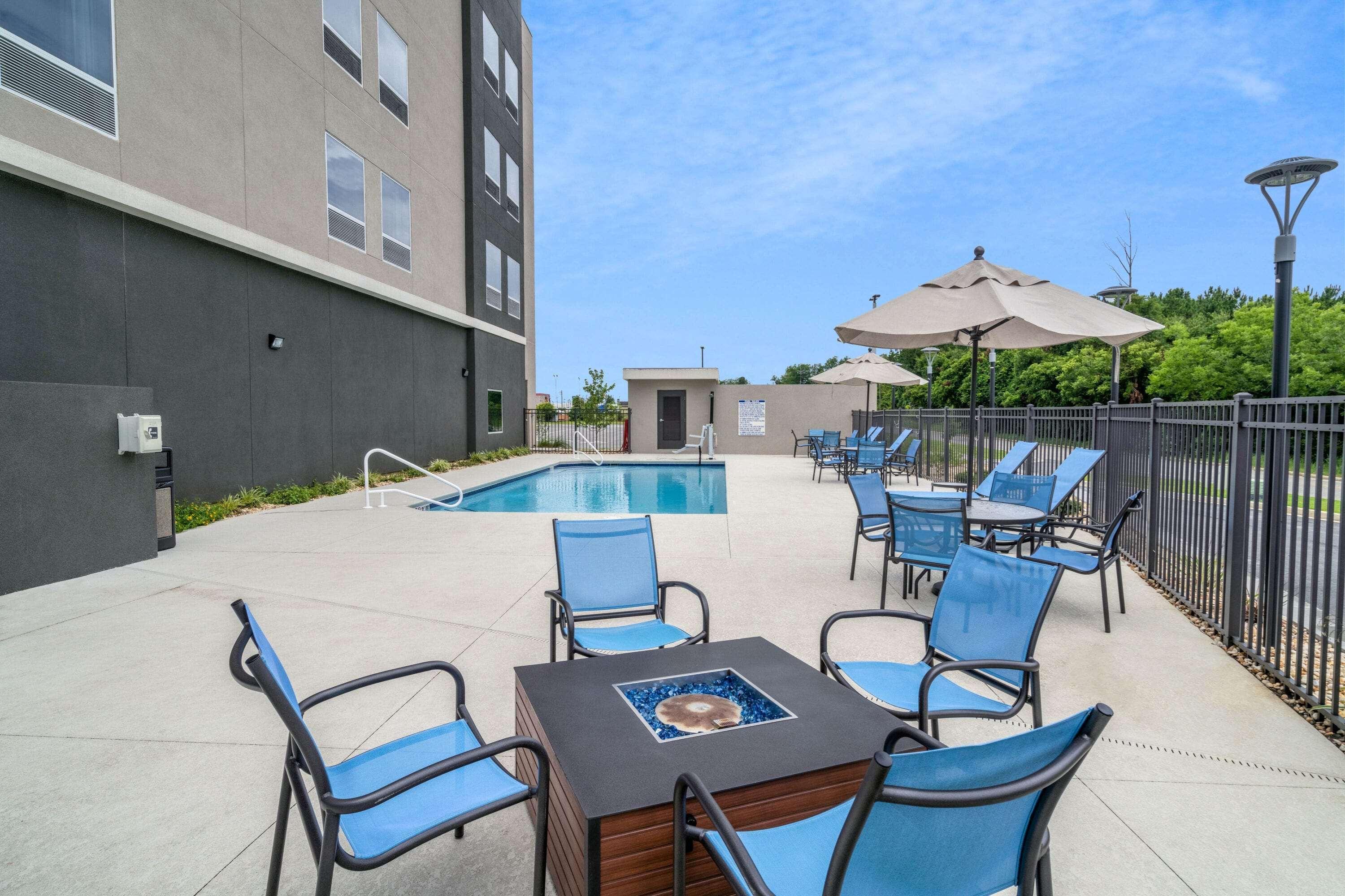 La Quinta Inn & Suites By Wyndham Tifton Buitenkant foto